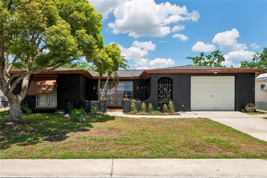 10120 GLEN MOOR LANE