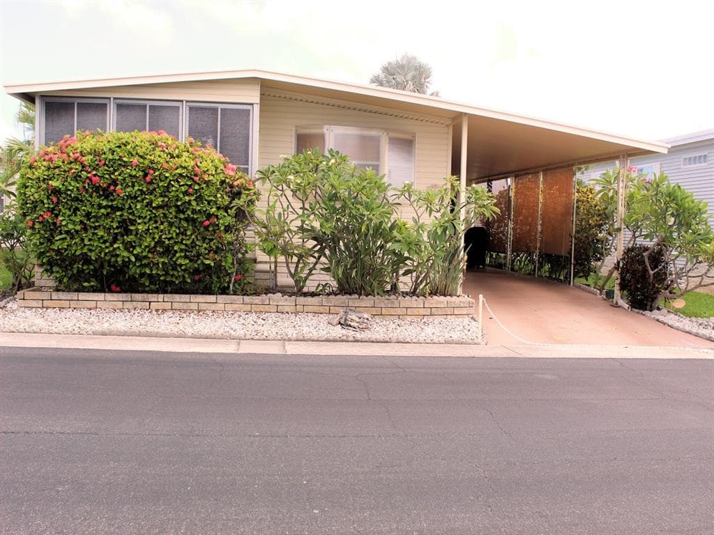 476 NEEDLE PALM STREET