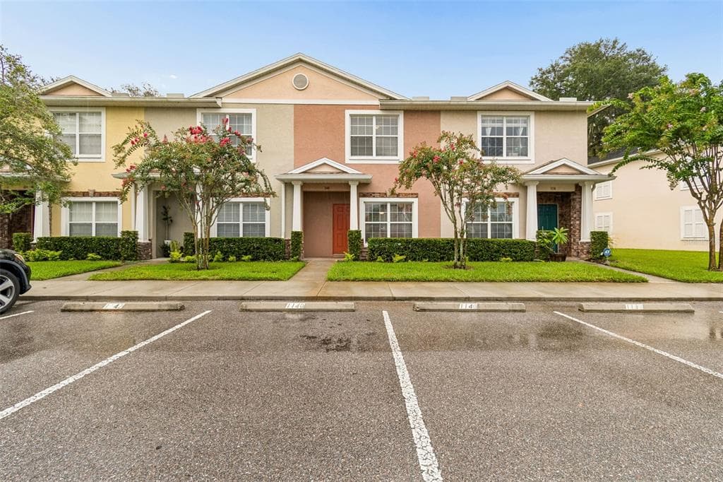 1140 HILLHURST DRIVE