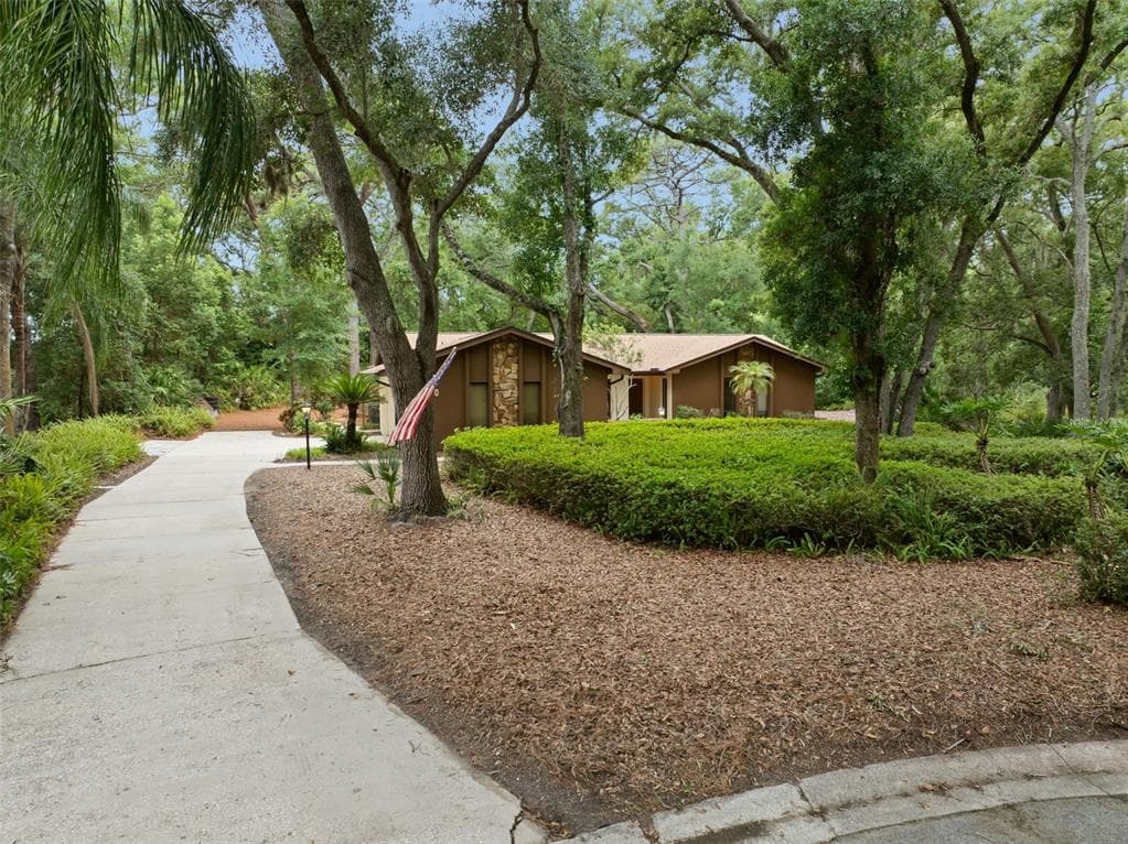 1660 NARNIA COURT