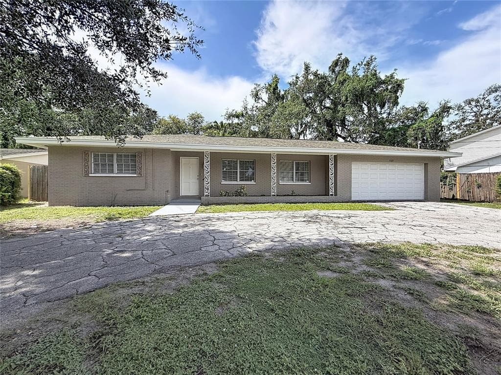 7123 WOODFIELD DRIVE