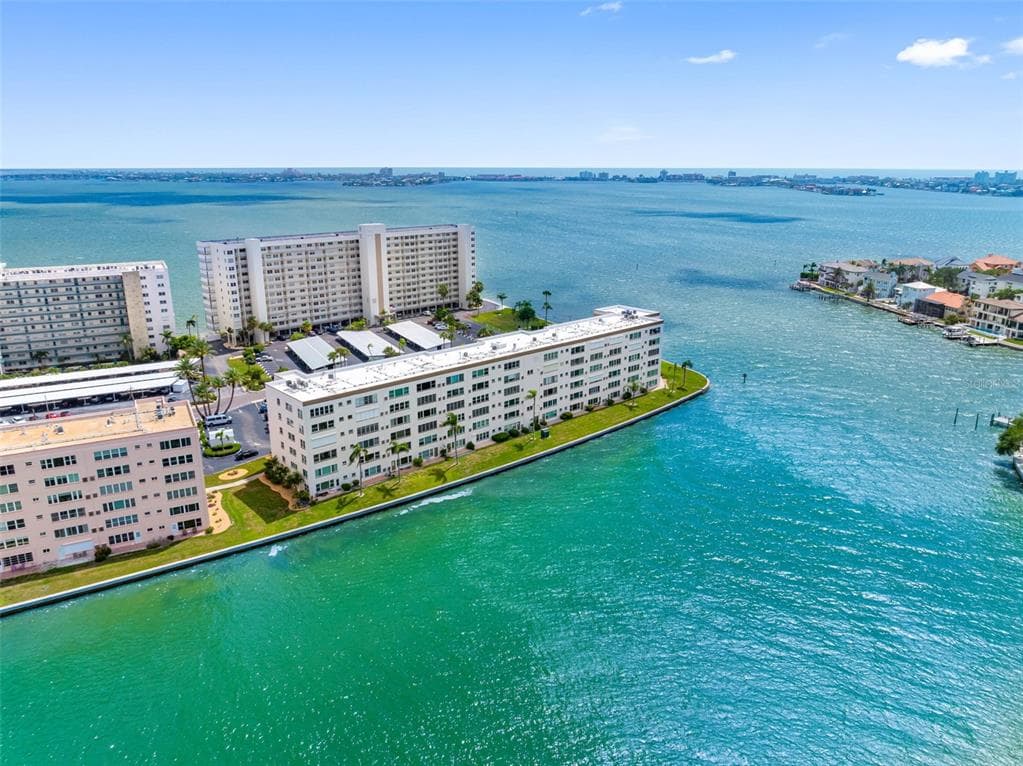 6075 SHORE BOULEVARD S UNIT 315