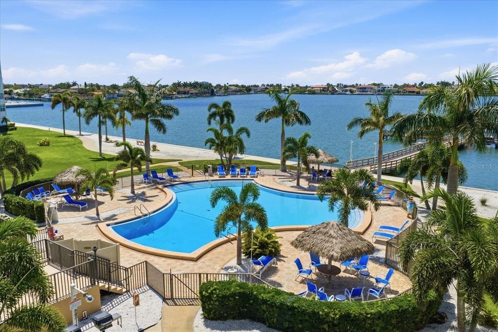 5108 BRITTANY DRIVE S UNIT 607 ST PETERSBURG, FL 33715