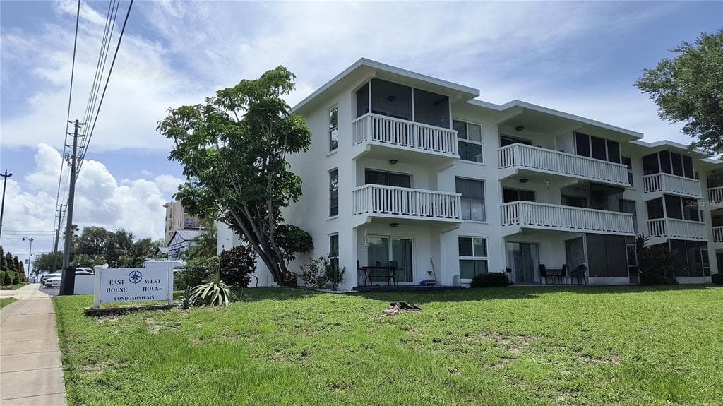 2944 W BAY DRIVE UNIT 201 BELLEAIR BLUFFS, FL 33770