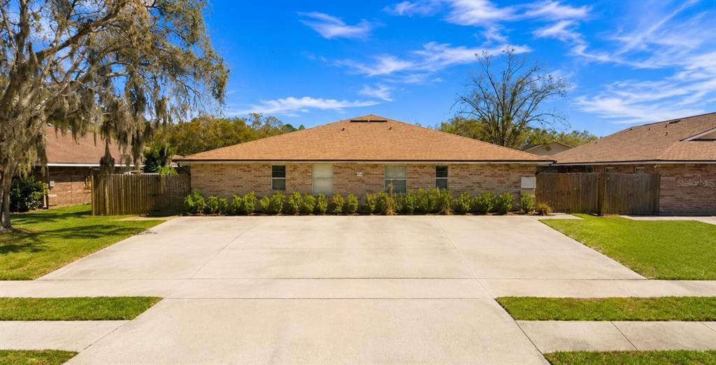 3132 BLOOMINGDALE VILLAS COURT