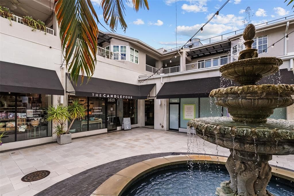 1647 W SNOW CIRCLE UNIT 204