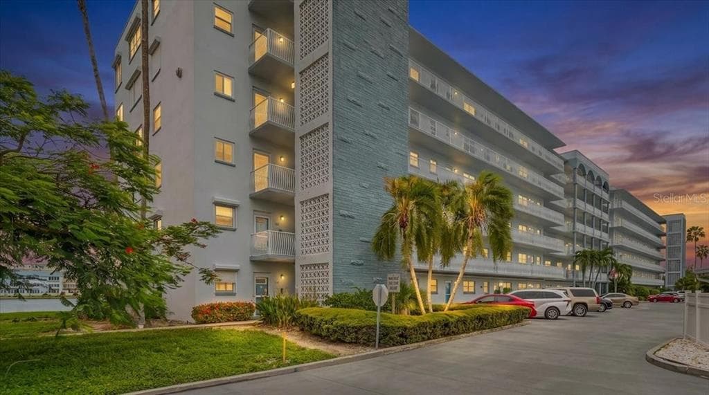 5925 SHORE BOULEVARD S UNIT 302