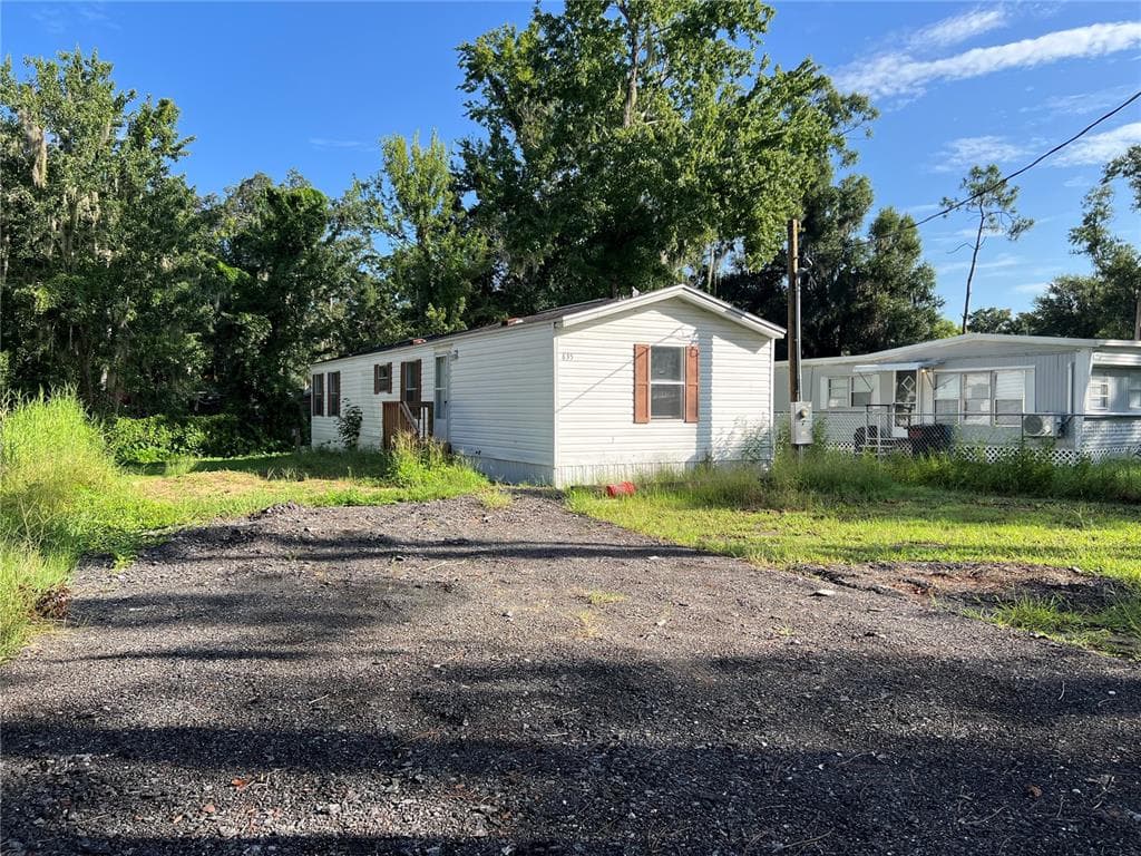 835 MEMPHIS ROAD