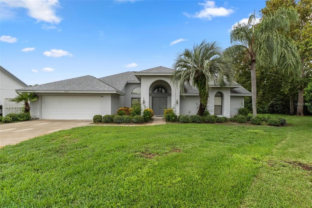 3225 GLENWOOD CIRCLE