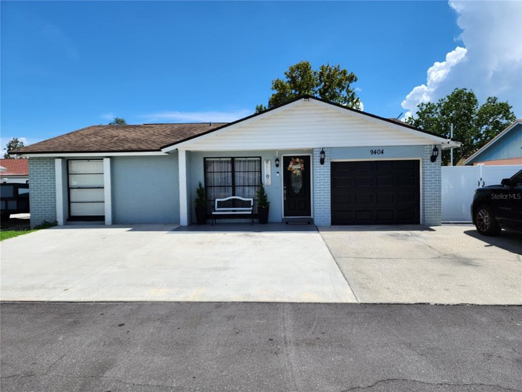 9404 HILLPORT COURT TAMPA, FL 33615
